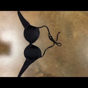 Women’s bikini top. Size L
